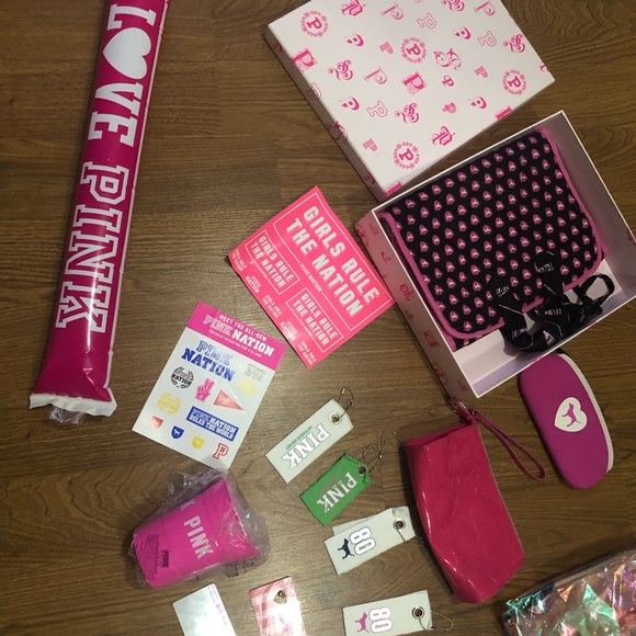 🔥Vs pink collectors items🔥 - Picture 2 of 11